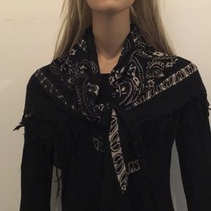 Cute Black & Beige Cotton Material Scarf W/Fringe
